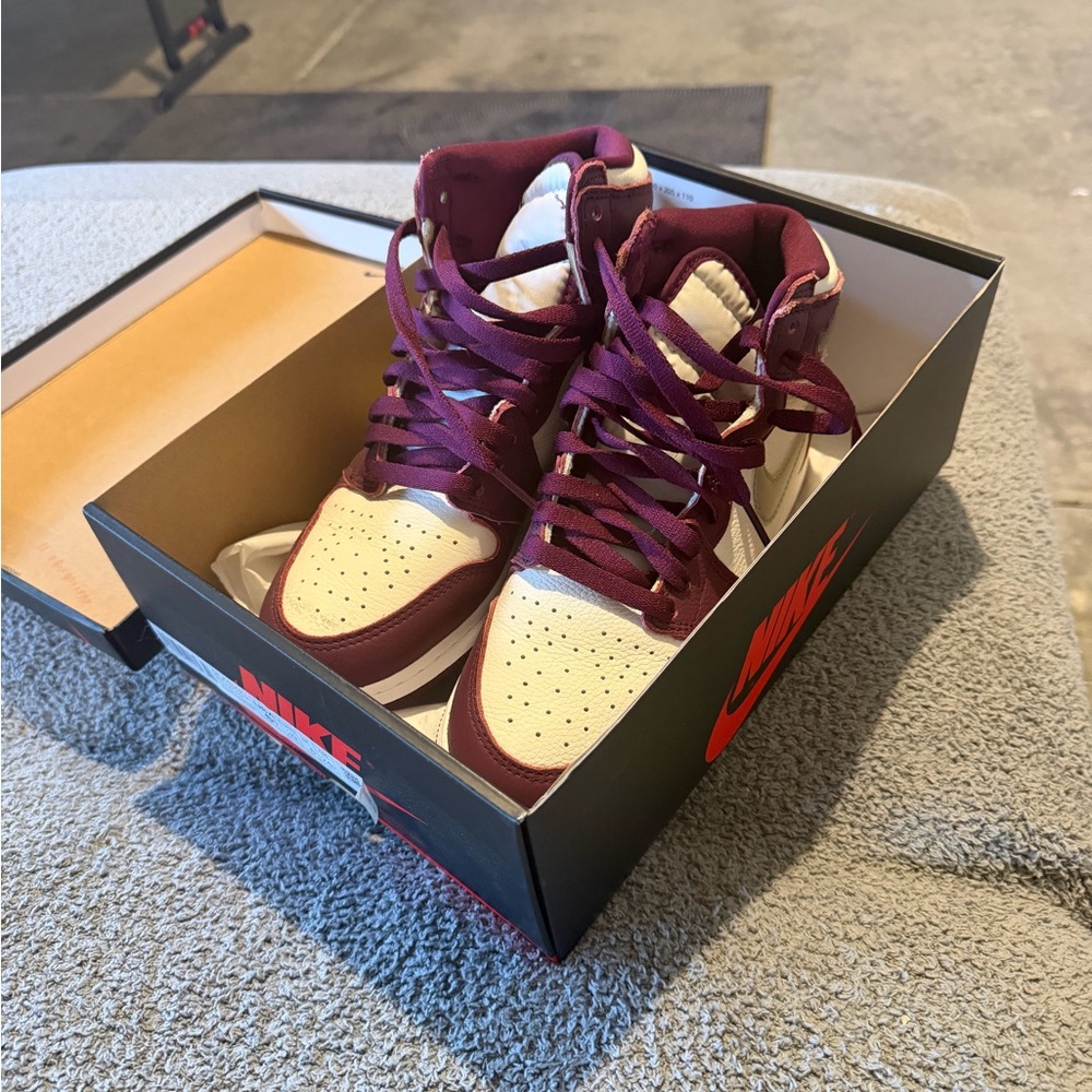 Nike Women's Maroon and Cream Sneakers